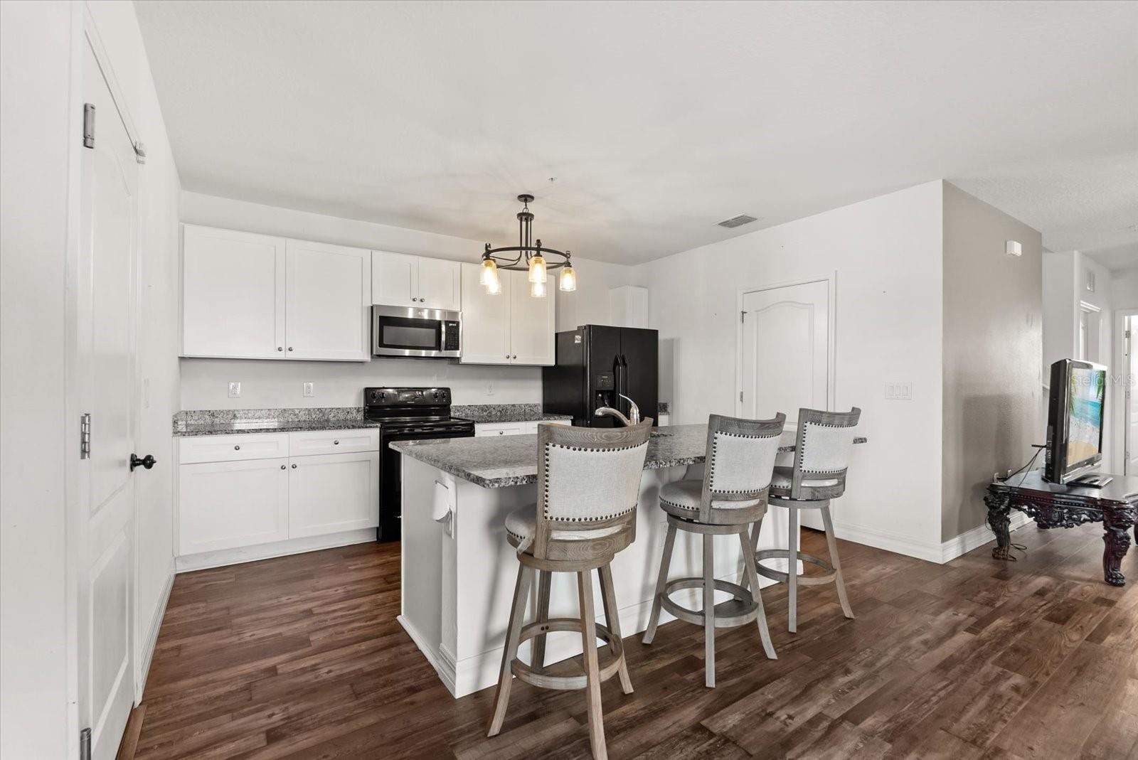 Image 6 of 36 For 4801 Apple Blossom Lane