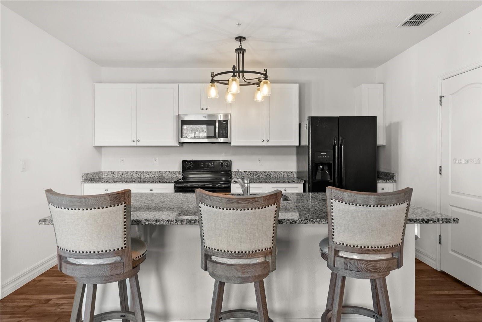 Image 7 of 36 For 4801 Apple Blossom Lane