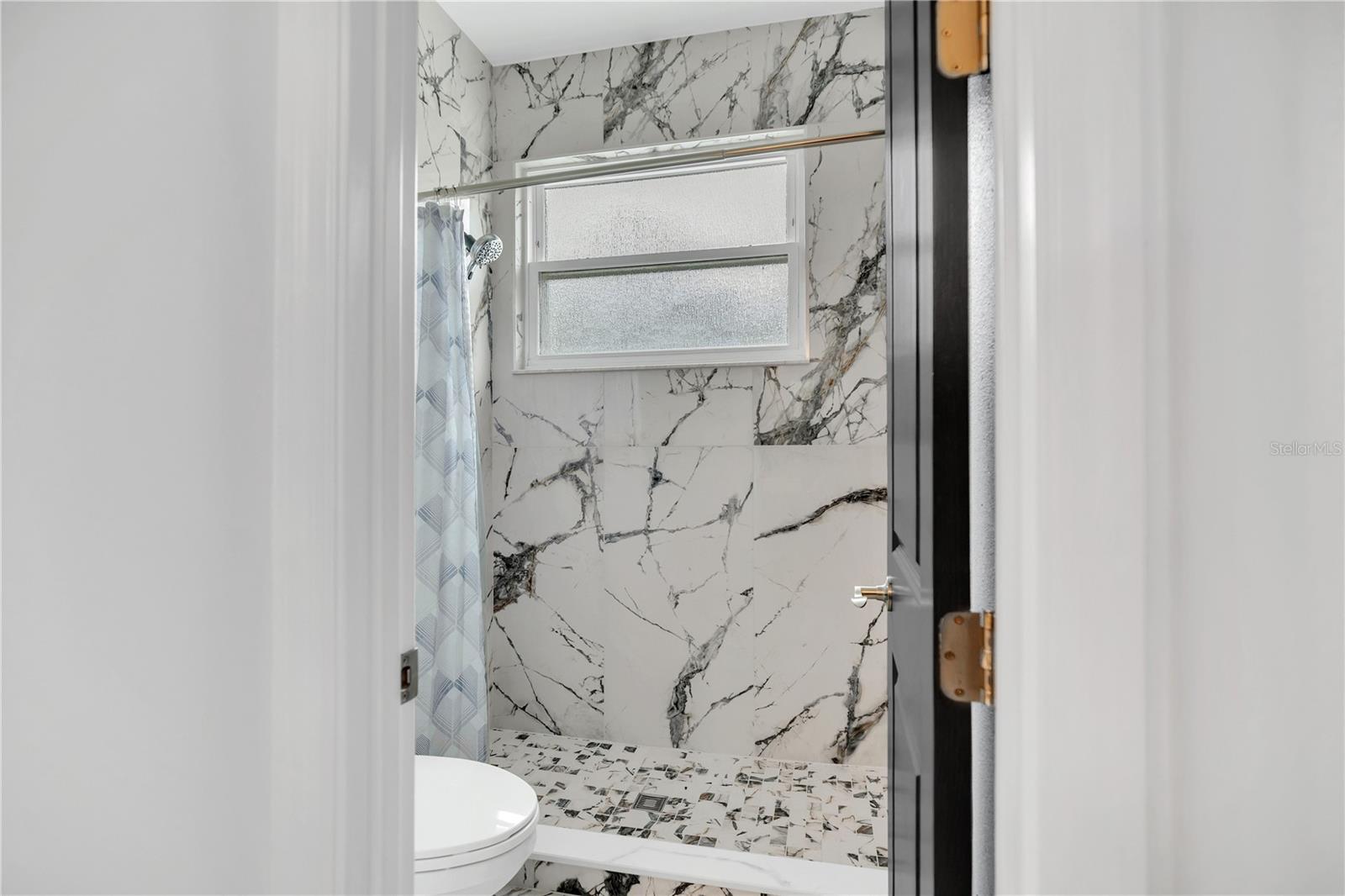 Image 19 of 25 For 1420 Mcgregor Road