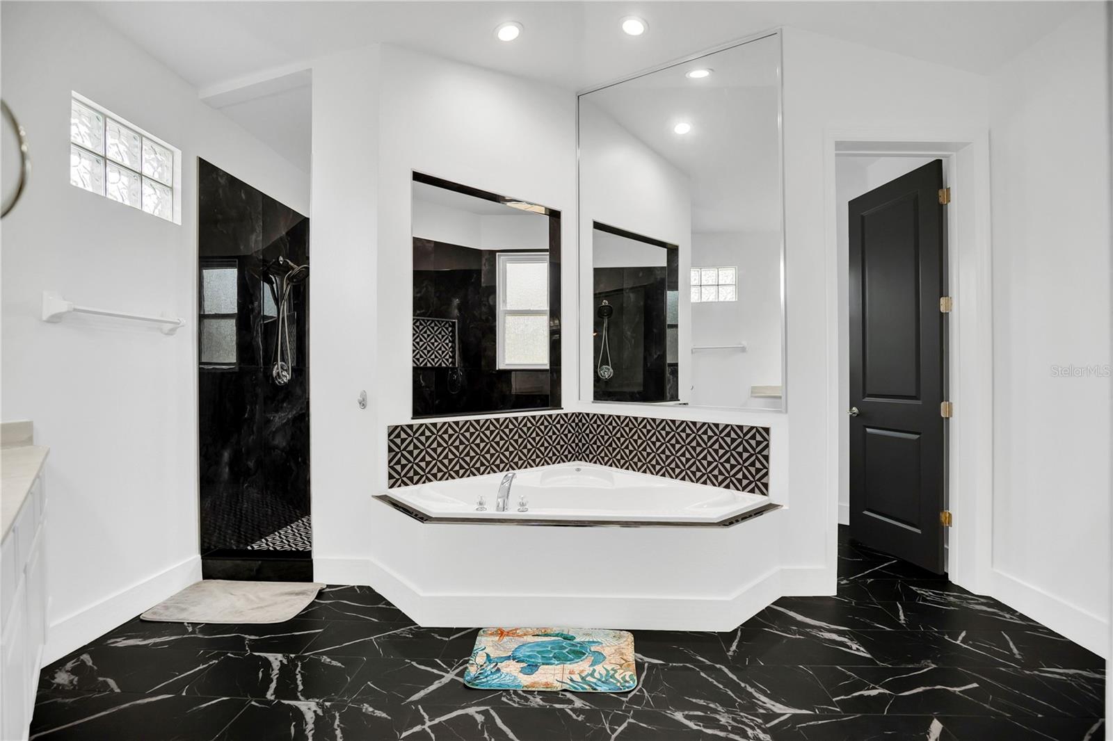 Image 6 of 25 For 1420 Mcgregor Road