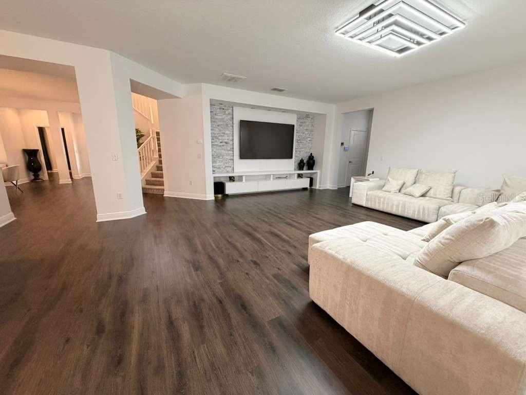 Image 10 of 36 For 11737 Verrazano Drive