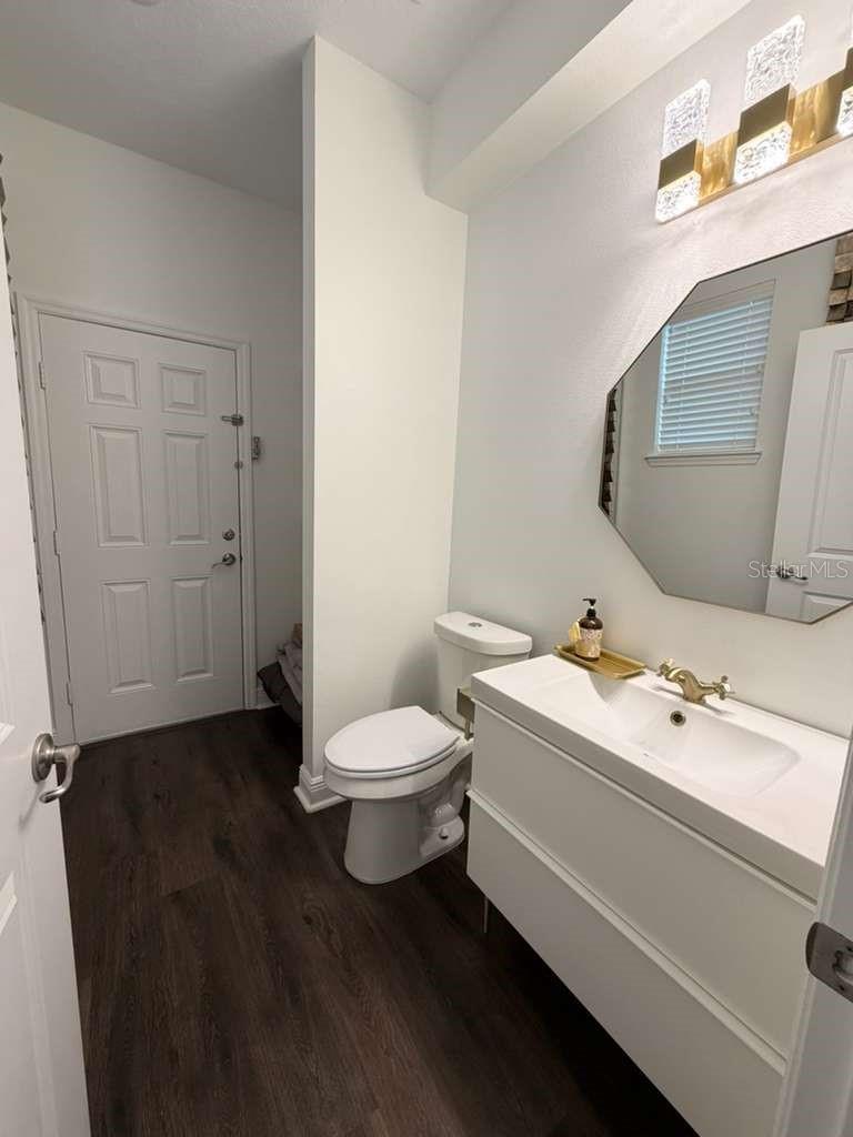 Image 14 of 36 For 11737 Verrazano Drive