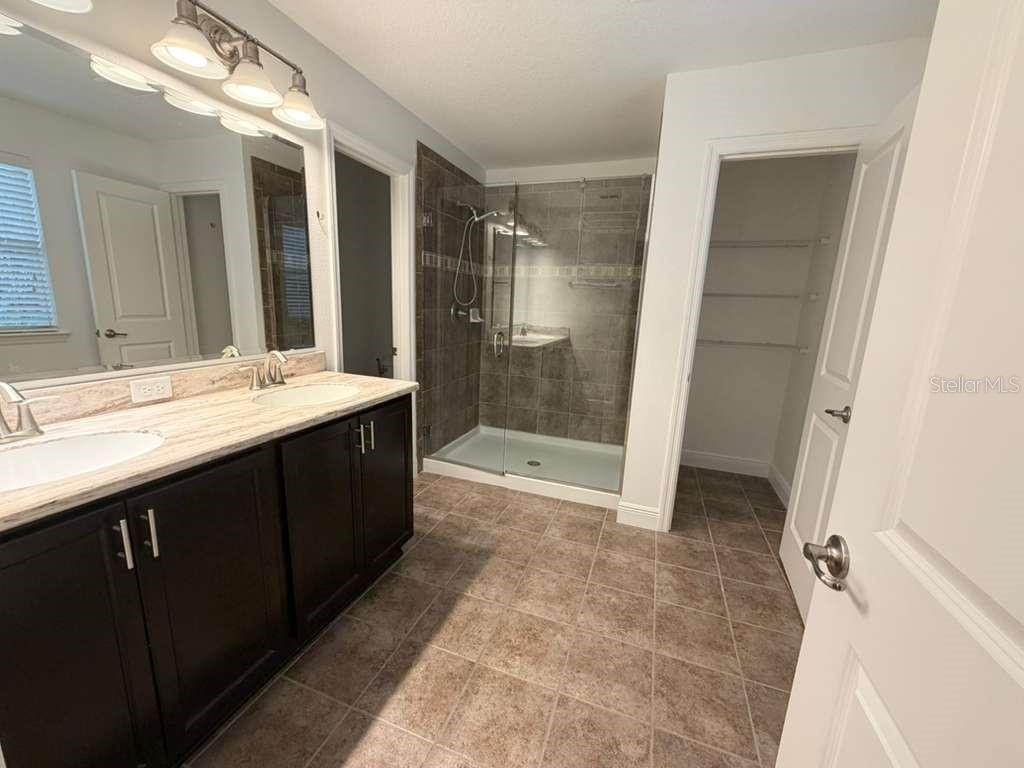 Image 20 of 36 For 11737 Verrazano Drive