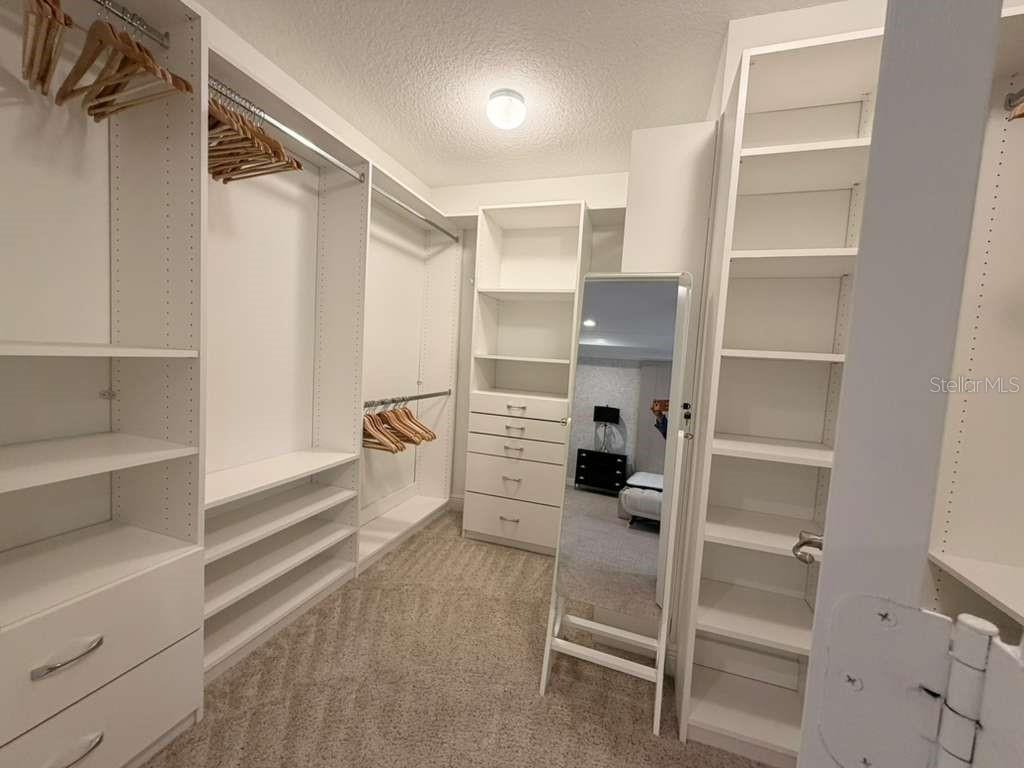 Image 21 of 36 For 11737 Verrazano Drive