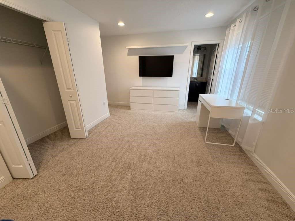 Image 24 of 36 For 11737 Verrazano Drive