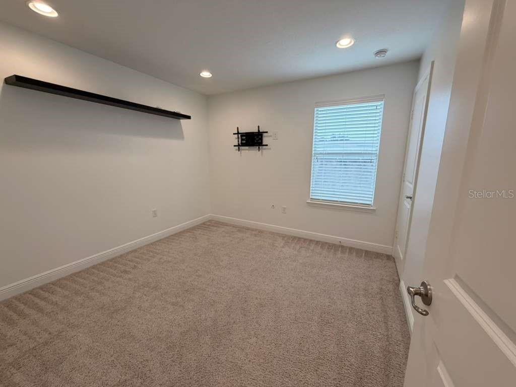 Image 27 of 36 For 11737 Verrazano Drive