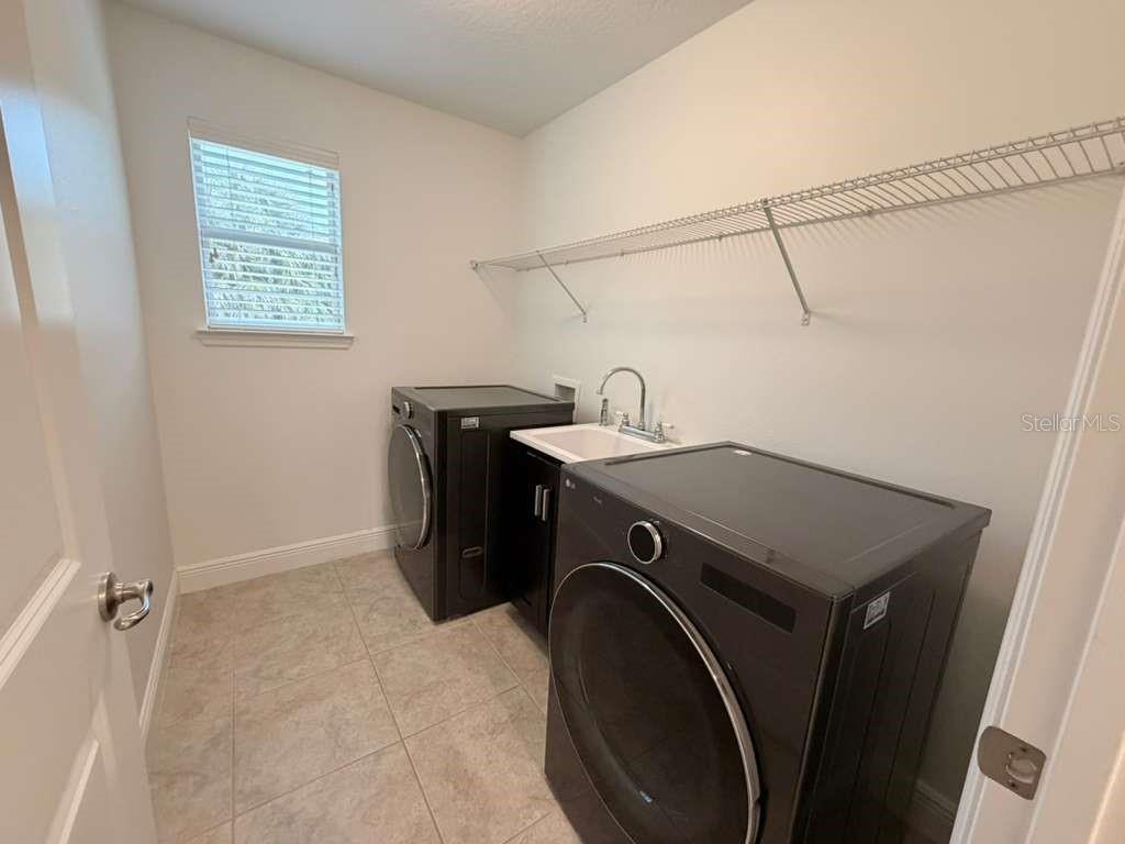 Image 30 of 36 For 11737 Verrazano Drive