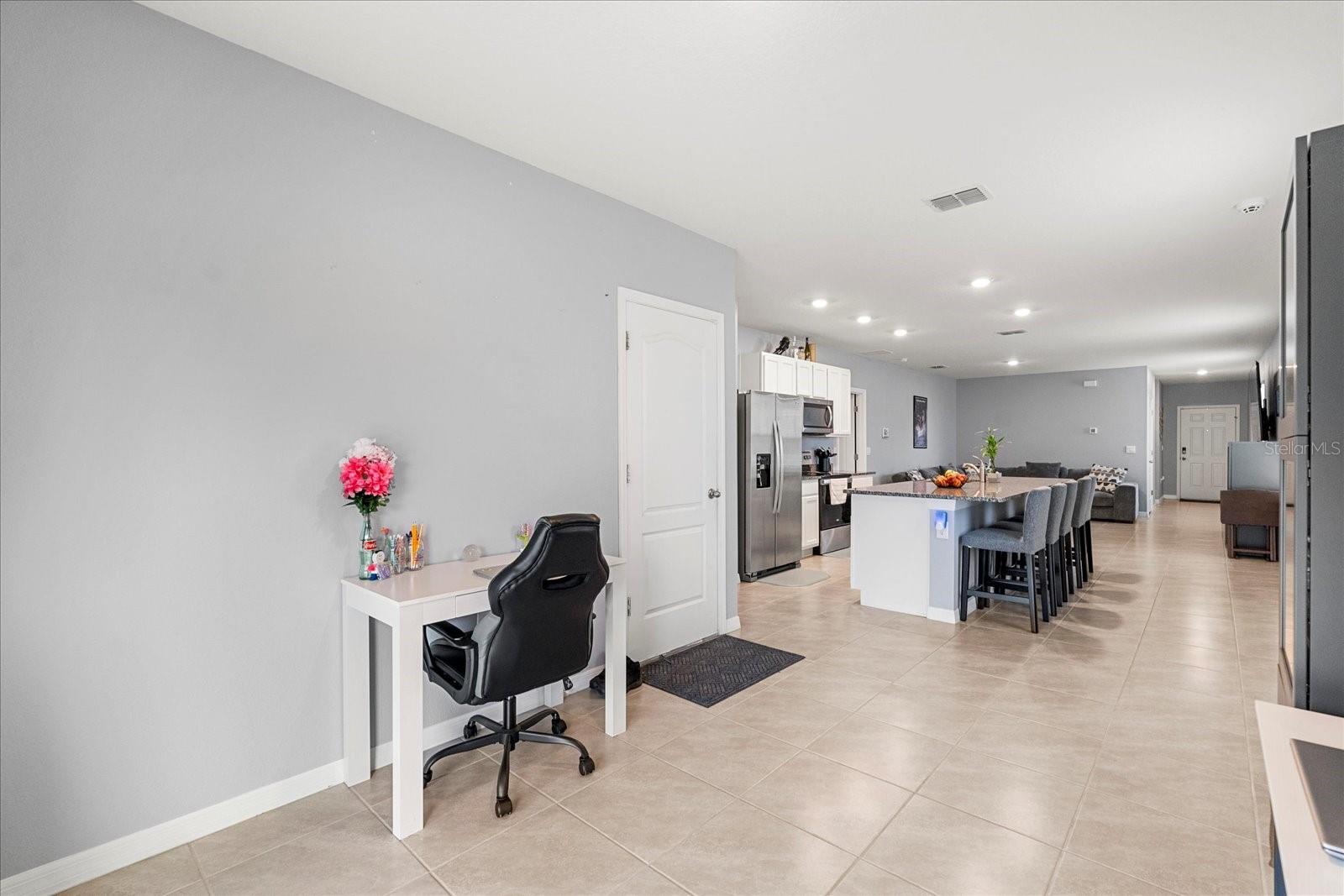 Image 10 of 30 For 6895 Botanic Boulevard