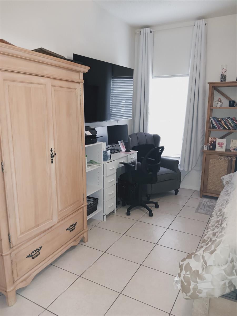 Image 10 of 25 For 14576 Laguna Beach Circle