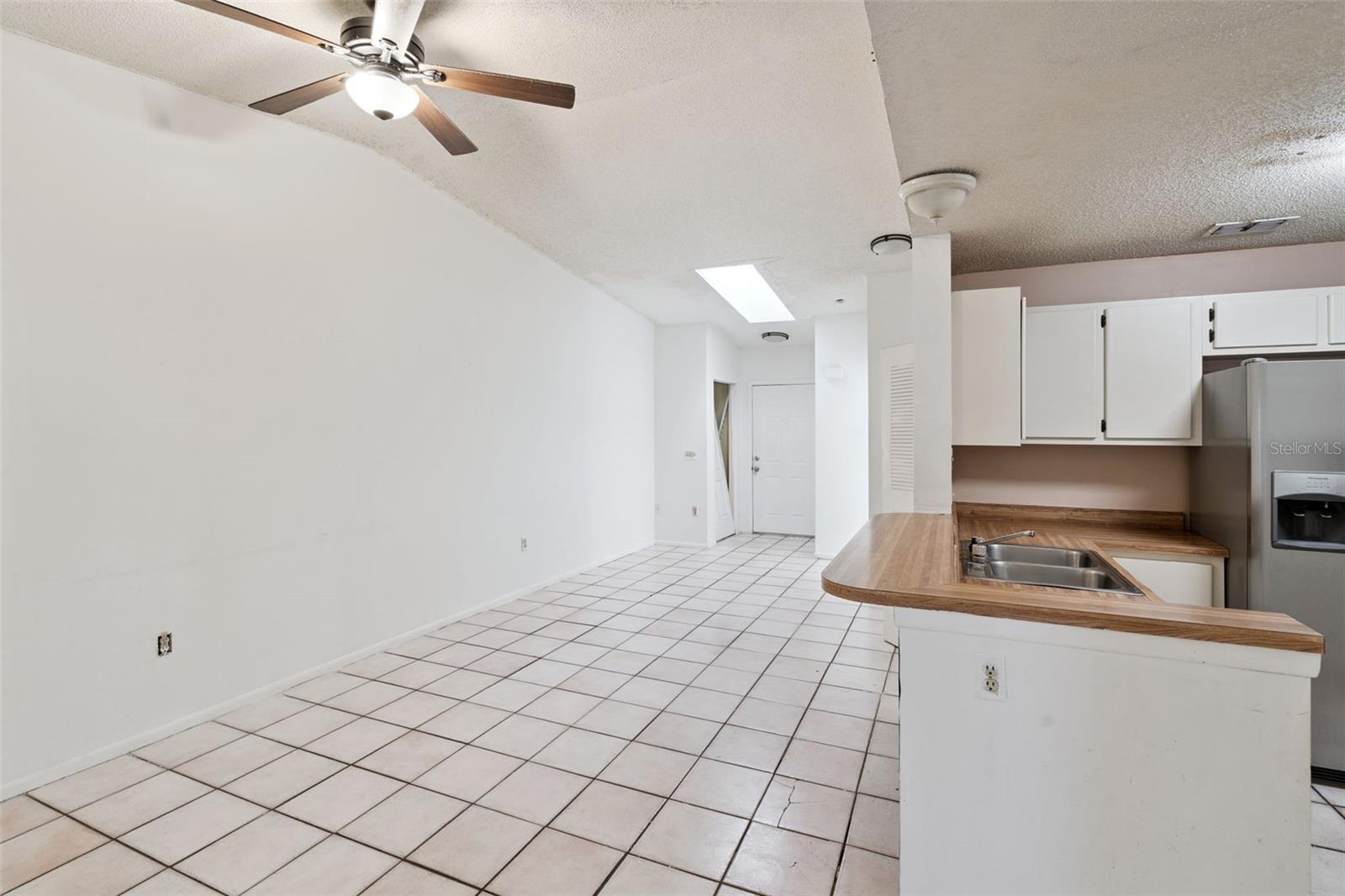 Image 3 of 19 For 1009 Stucki Terrace