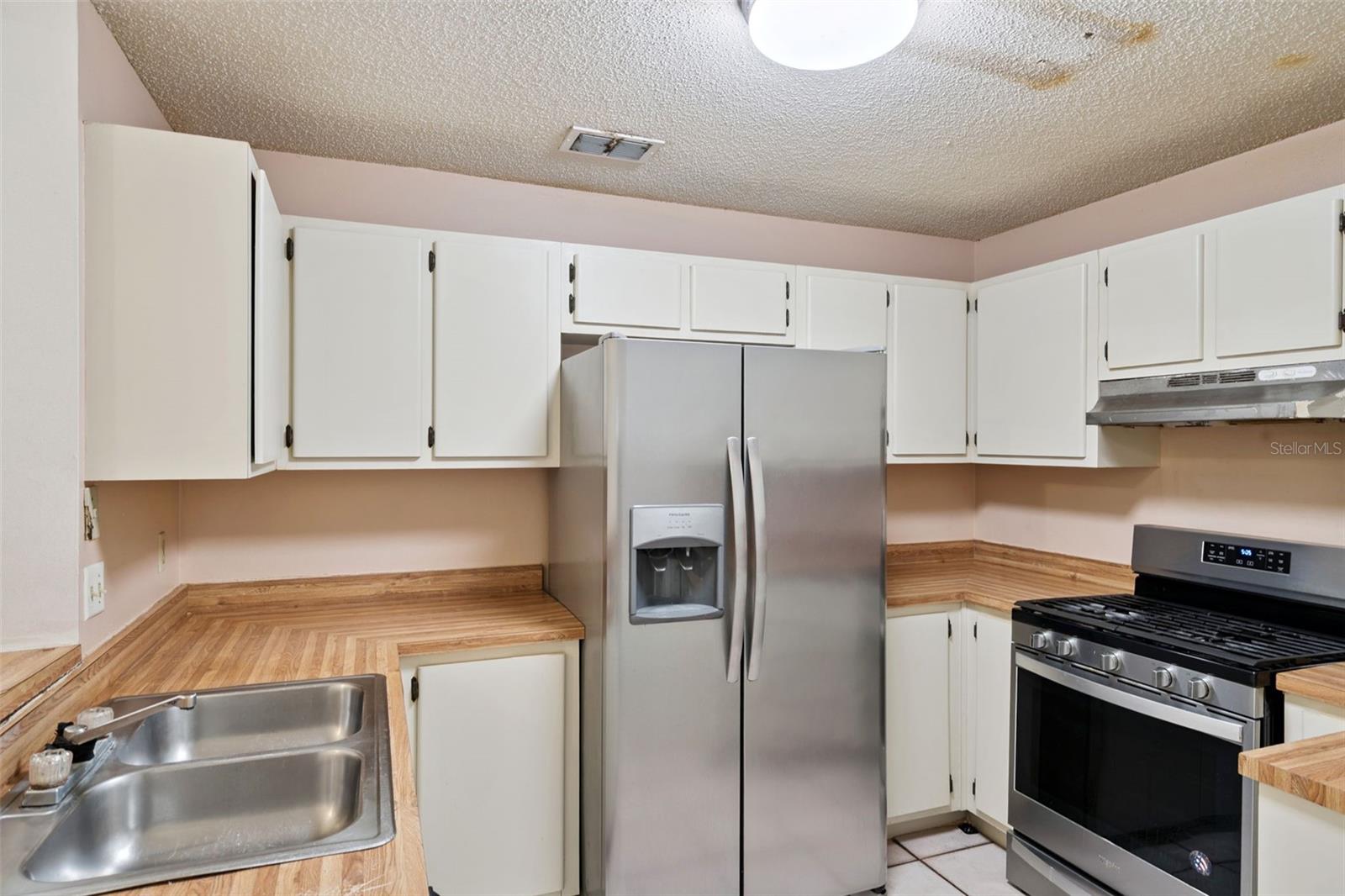 Image 4 of 19 For 1009 Stucki Terrace