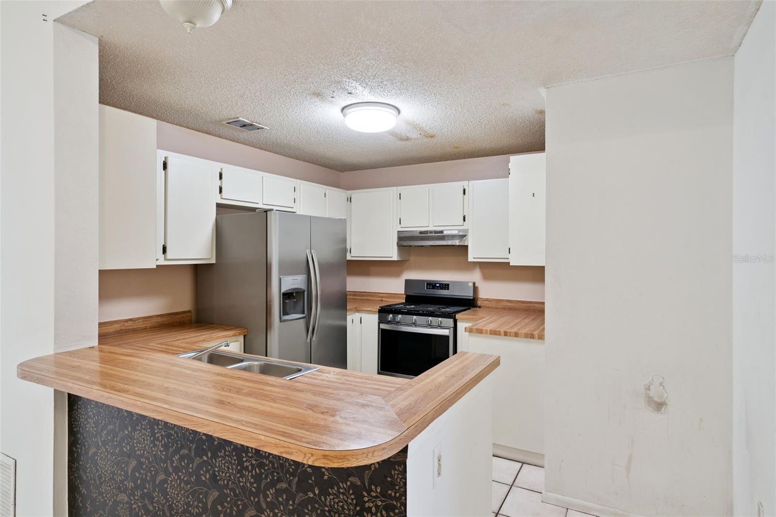 Image 5 of 19 For 1009 Stucki Terrace