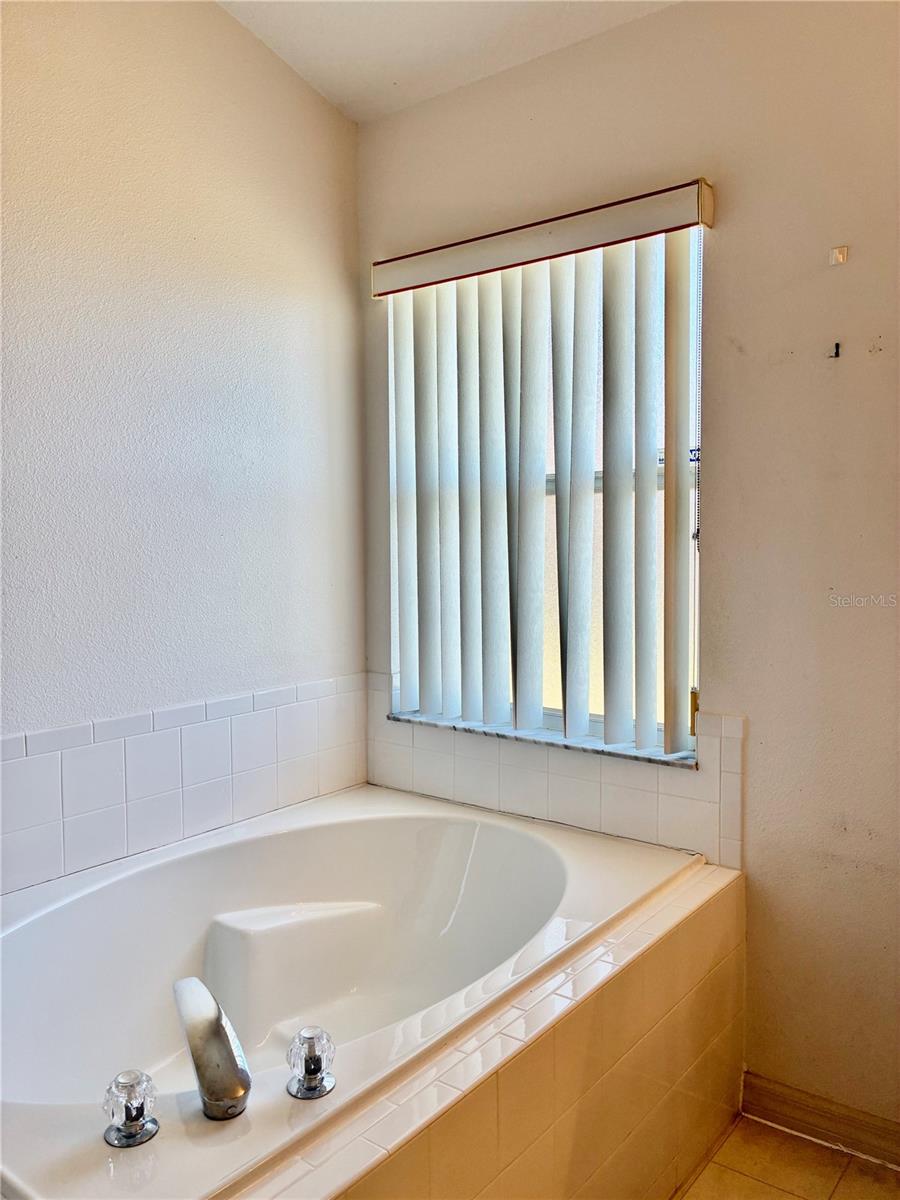 Image 23 of 41 For 5647 Long Lake Hills Road N