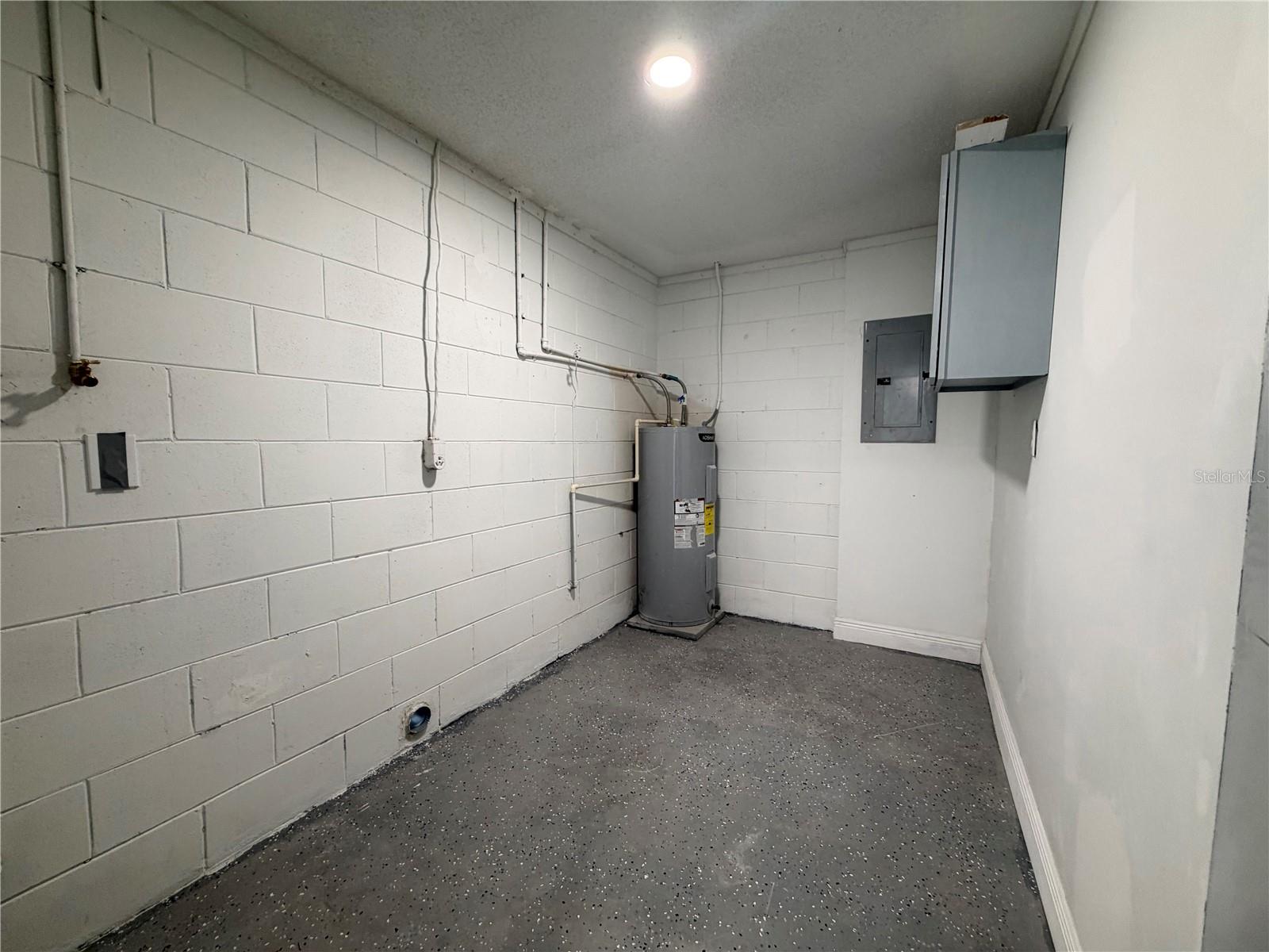 Image 4 of 21 For 3207 Chariot Place