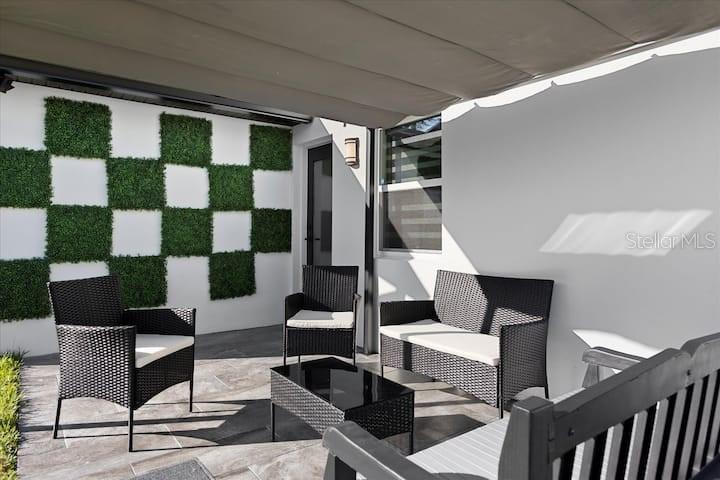 Image 12 of 47 For 860 Denning Drive