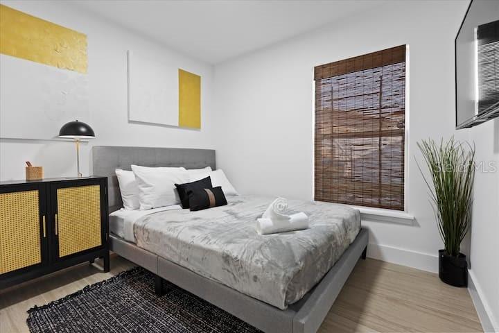 Image 23 of 47 For 860 Denning Drive