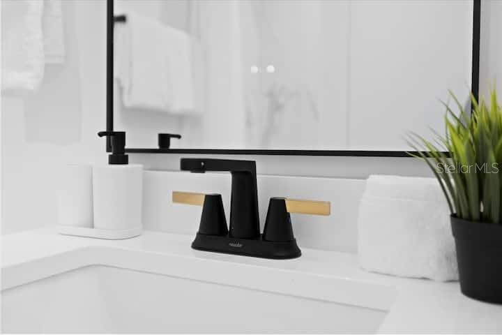 Image 25 of 47 For 860 Denning Drive