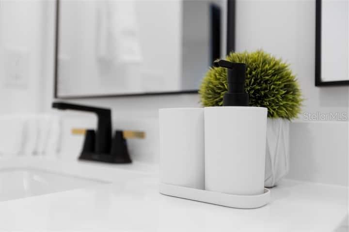 Image 29 of 47 For 860 Denning Drive