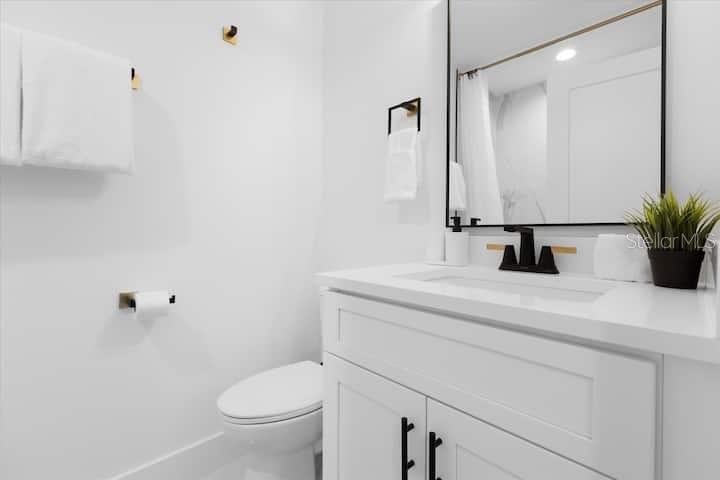 Image 32 of 47 For 860 Denning Drive