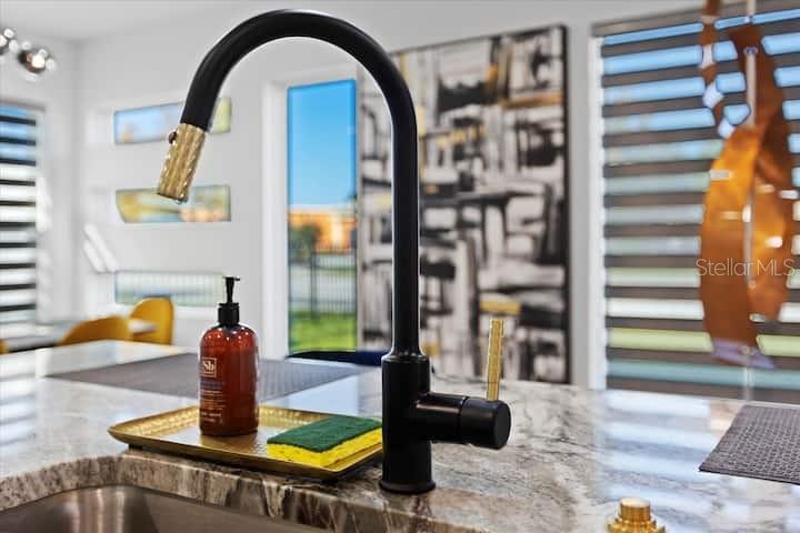 Image 4 of 47 For 860 Denning Drive