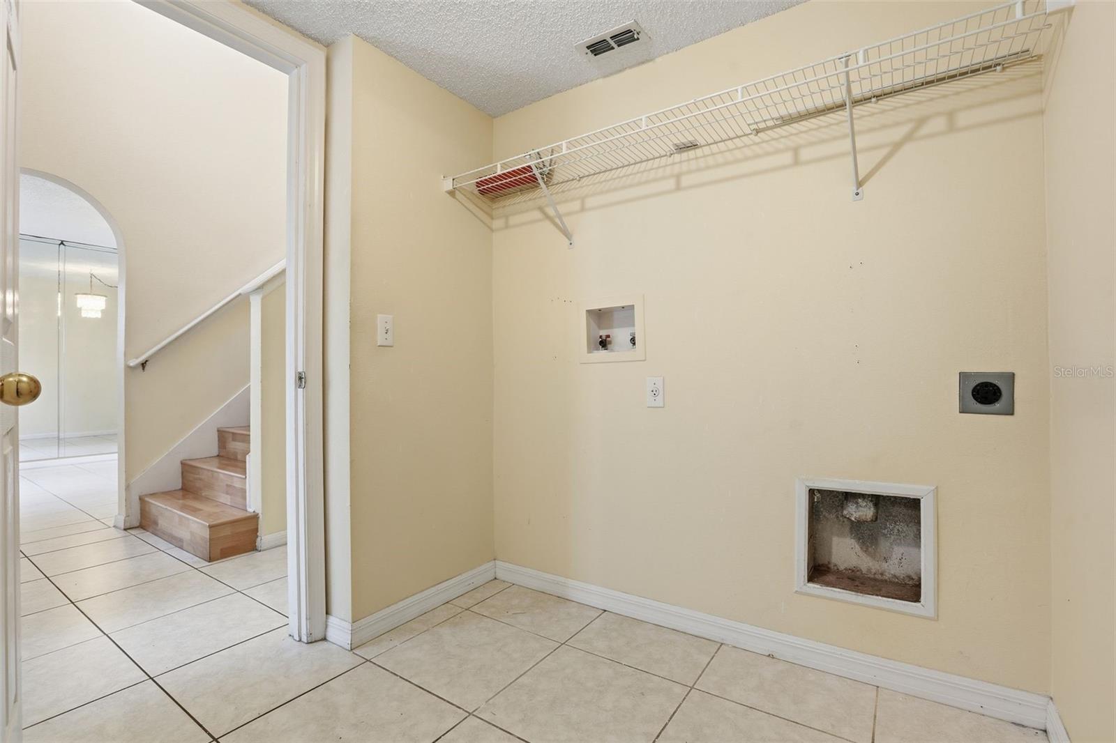 Image 24 of 56 For 310 Dagama Court