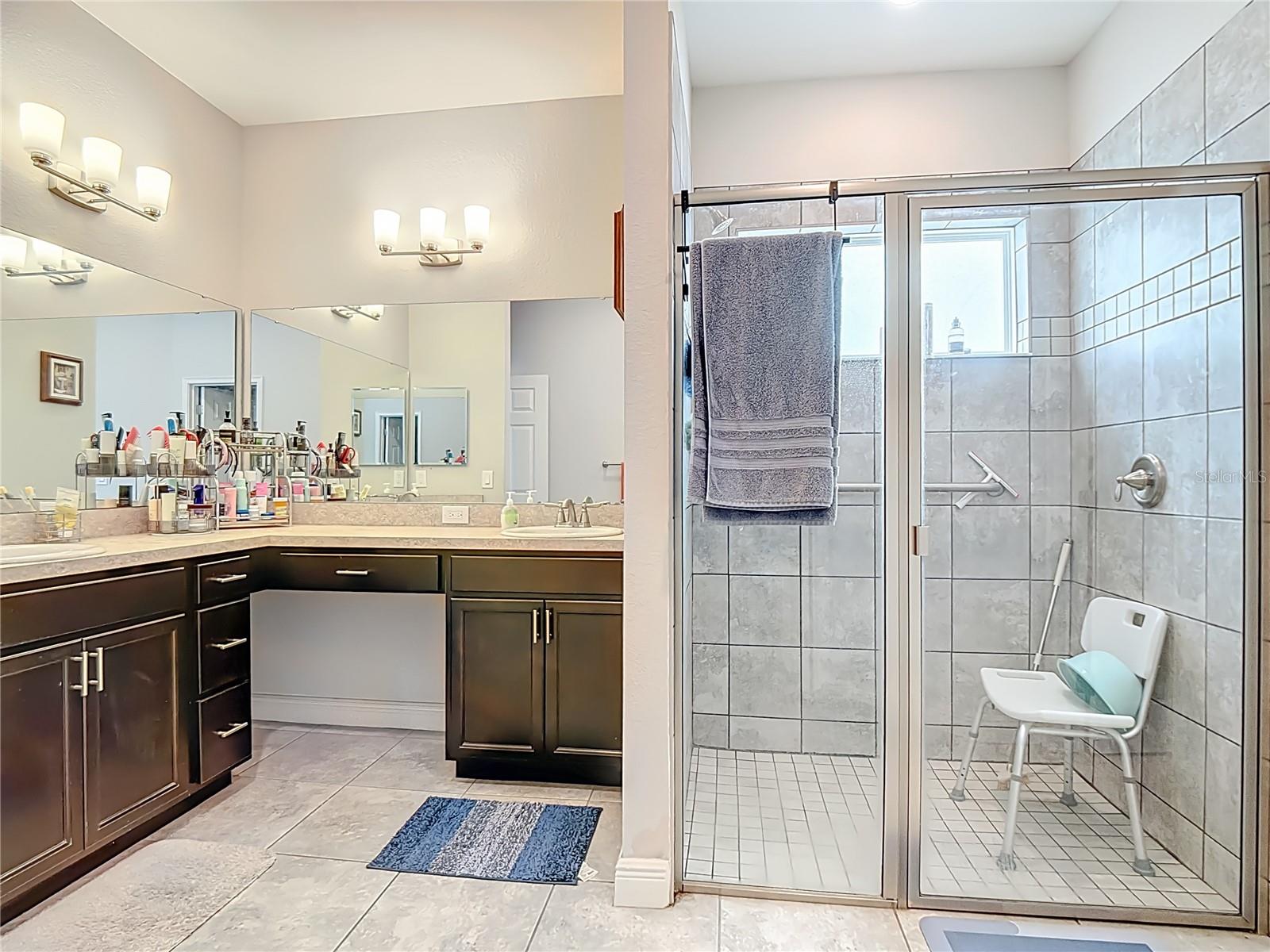 Image 16 of 33 For 237 Walkers Point Drive