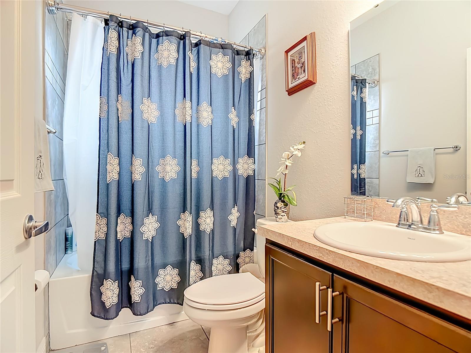 Image 19 of 33 For 237 Walkers Point Drive