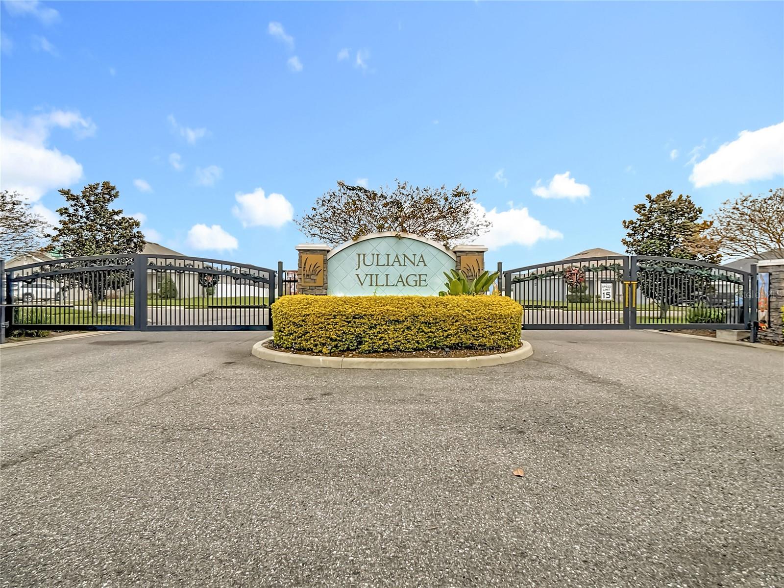 Image 26 of 33 For 237 Walkers Point Drive