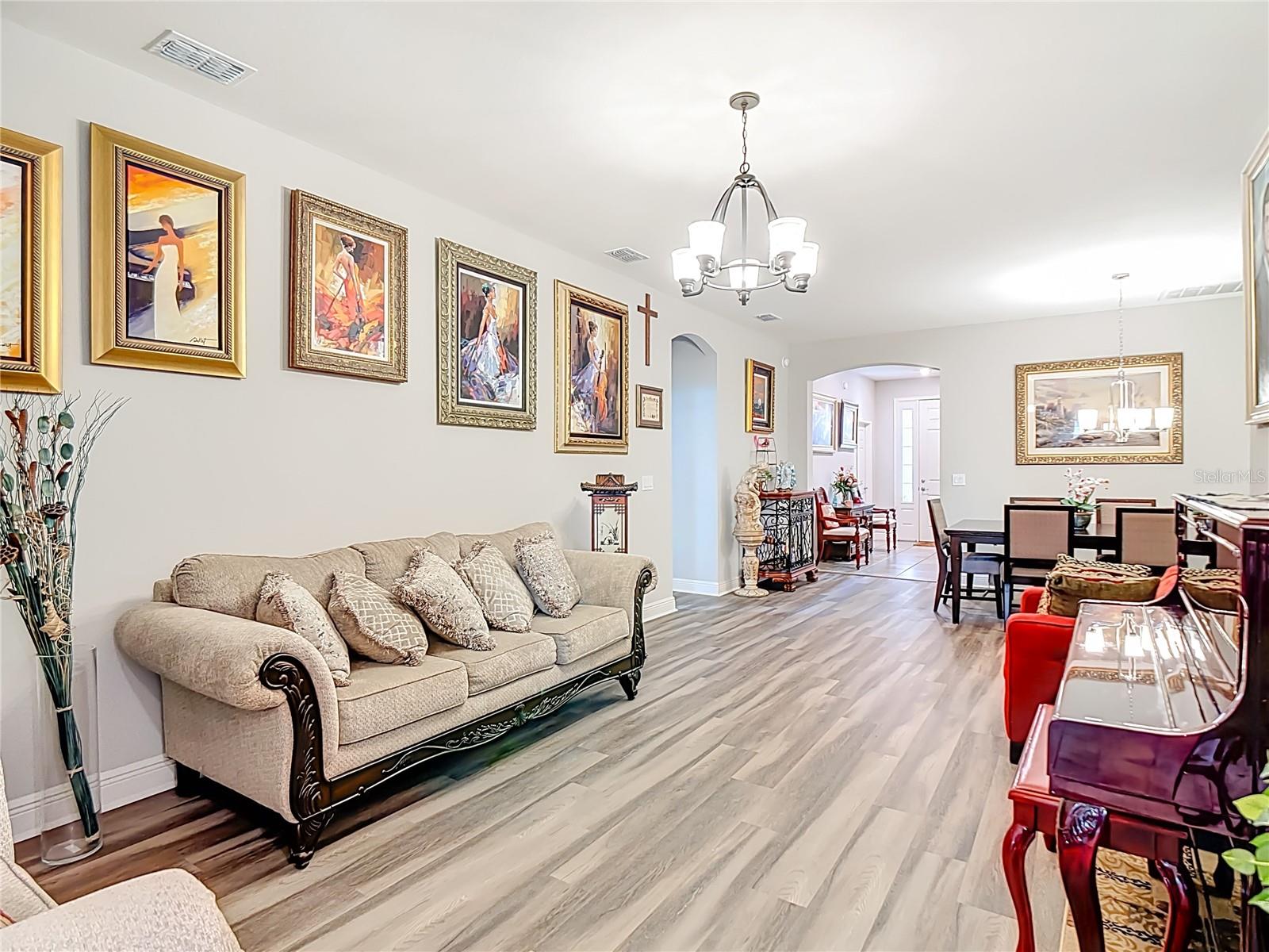 Image 3 of 33 For 237 Walkers Point Drive