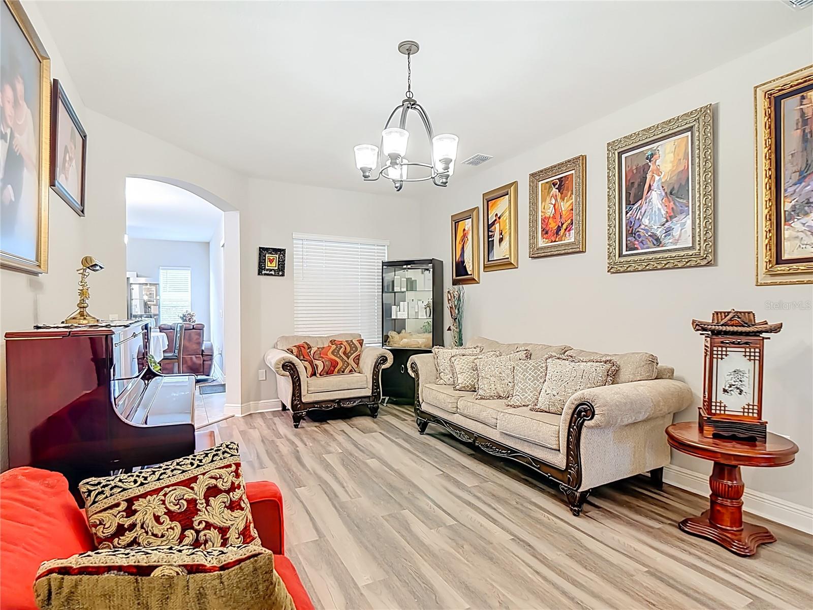 Image 7 of 33 For 237 Walkers Point Drive