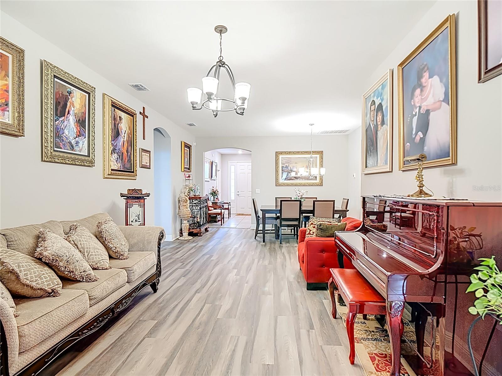 Image 8 of 33 For 237 Walkers Point Drive