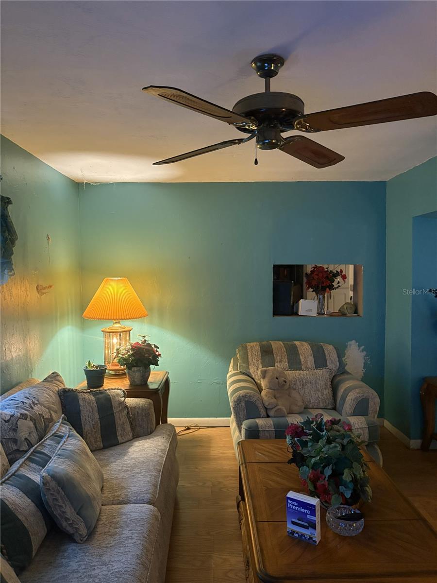 Image 11 of 45 For 514 Hood Street