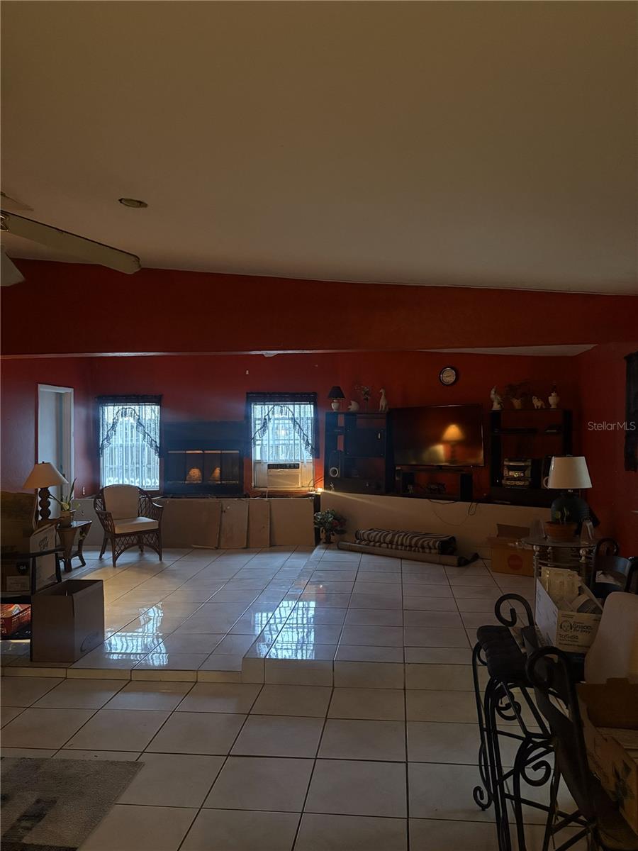 Image 17 of 45 For 514 Hood Street