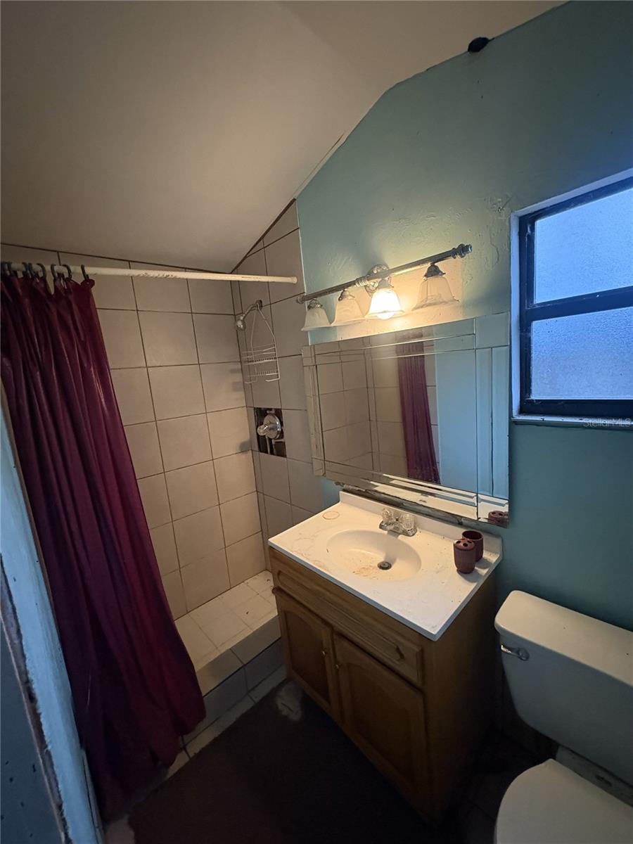 Image 21 of 45 For 514 Hood Street