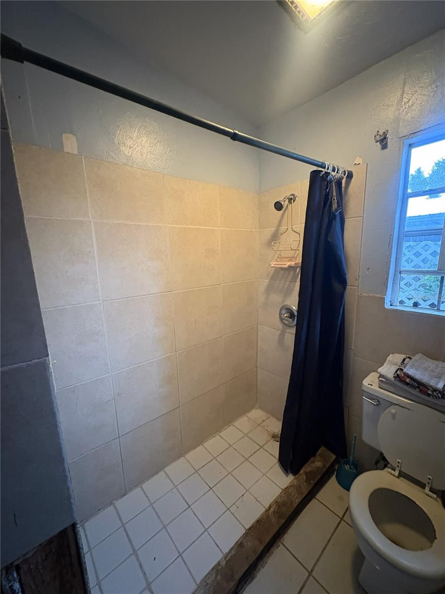 Image 29 of 45 For 514 Hood Street