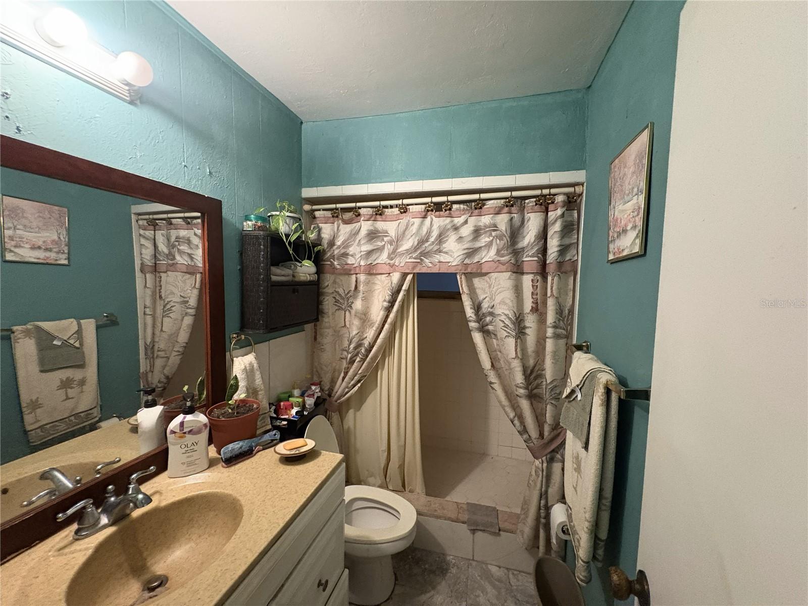 Image 32 of 45 For 514 Hood Street