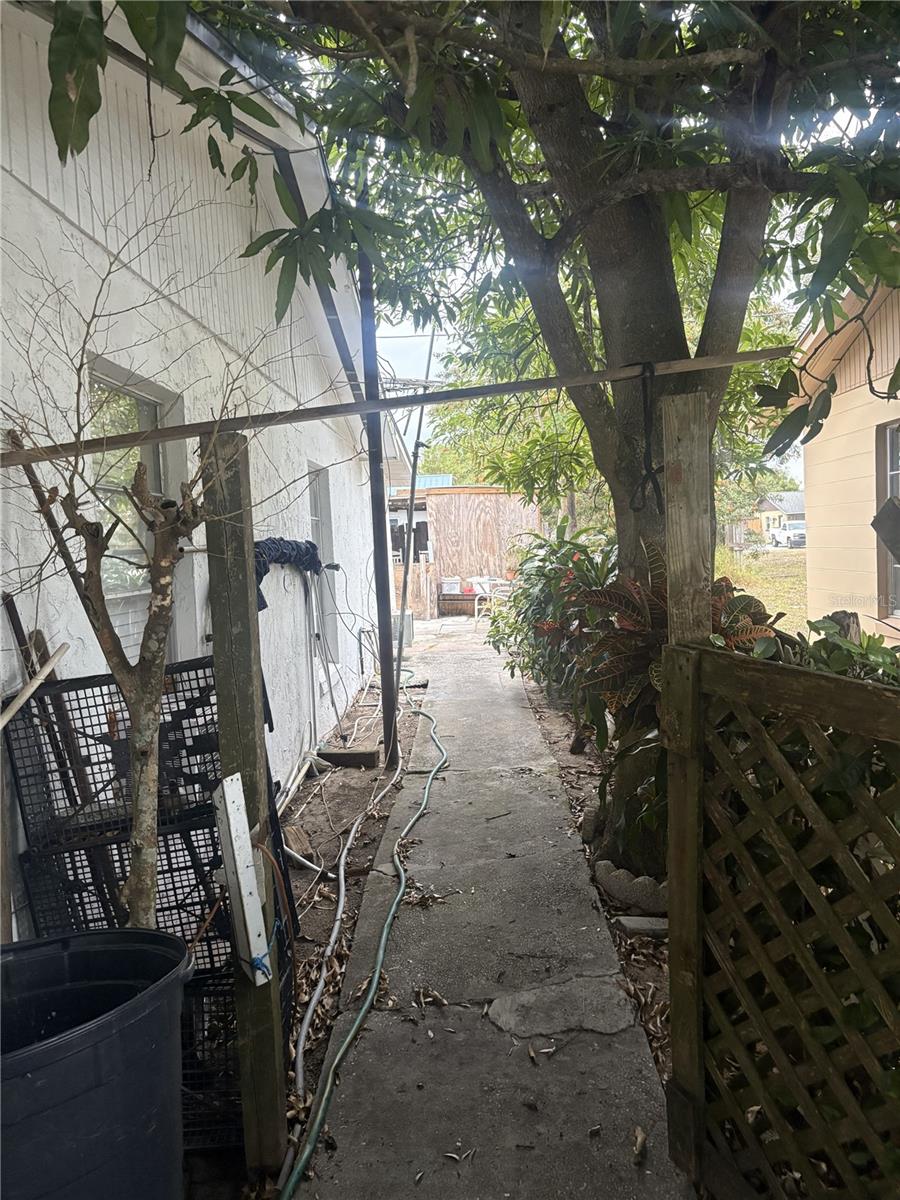 Image 36 of 45 For 514 Hood Street