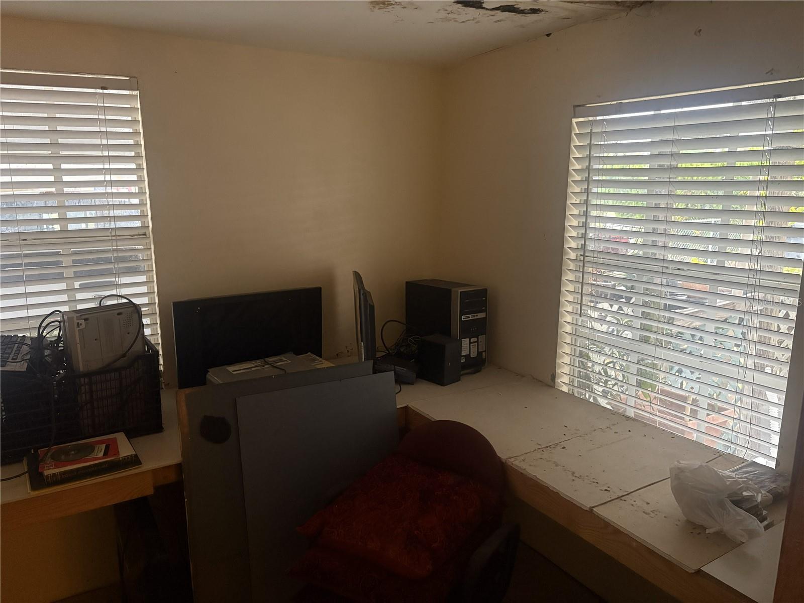 Image 7 of 45 For 514 Hood Street