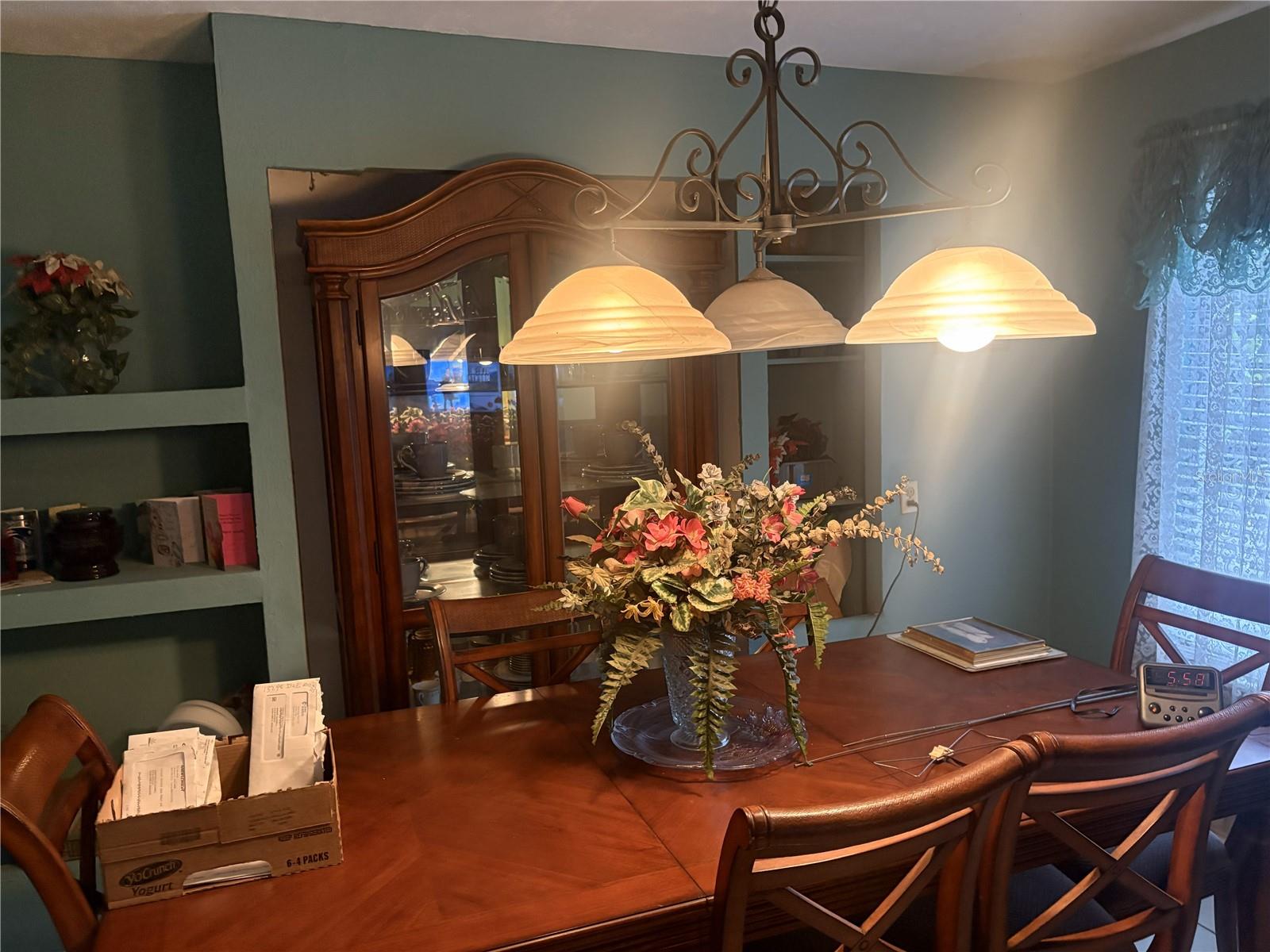 Image 9 of 45 For 514 Hood Street