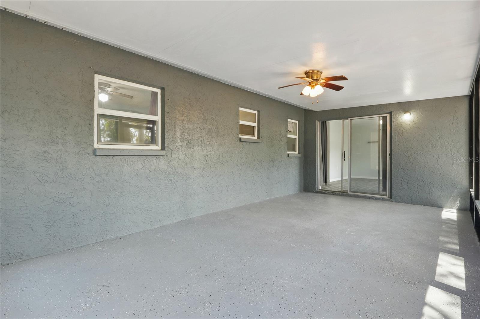 Image 13 of 31 For 7214 Oakwood Drive