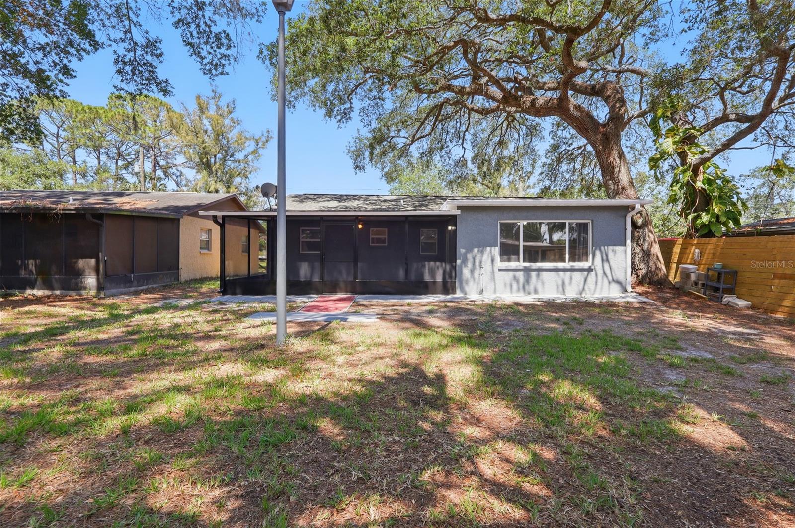 Image 18 of 31 For 7214 Oakwood Drive