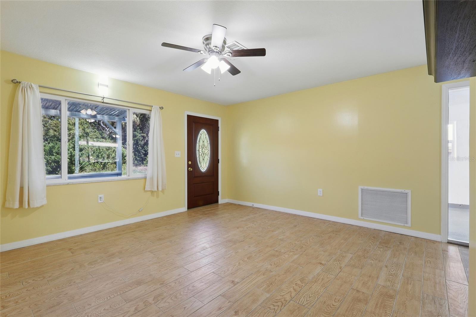 Image 20 of 31 For 7214 Oakwood Drive