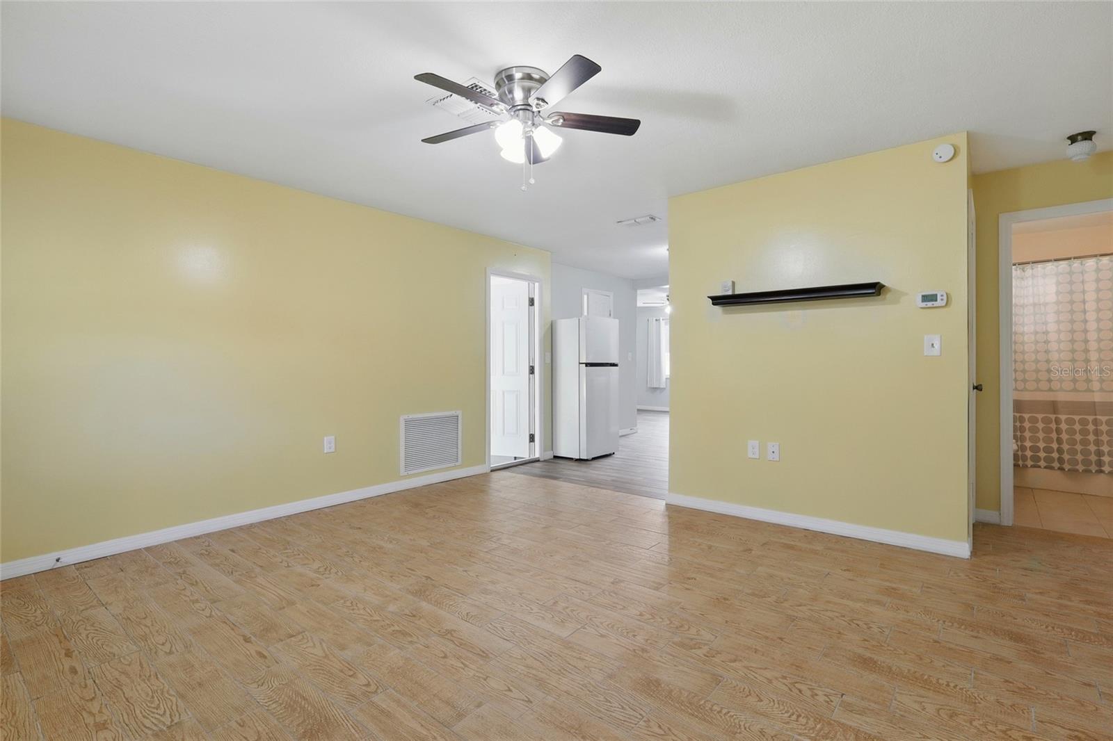 Image 22 of 31 For 7214 Oakwood Drive