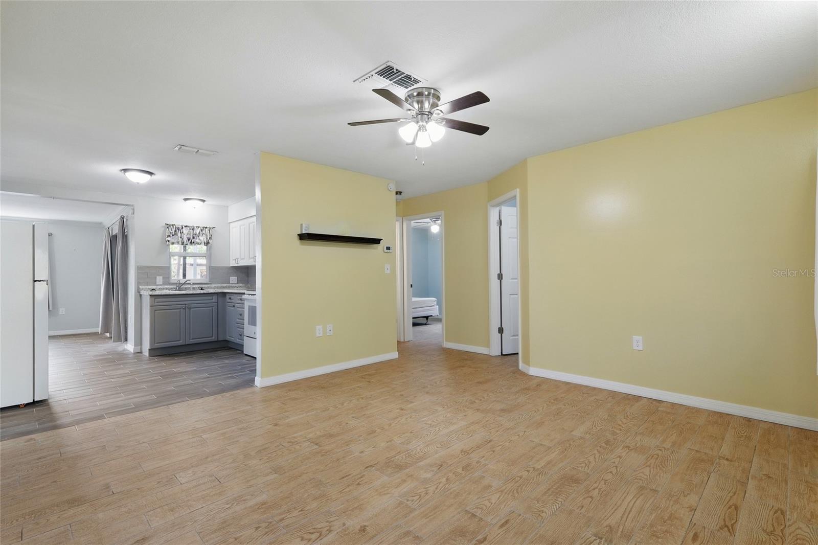 Image 23 of 31 For 7214 Oakwood Drive