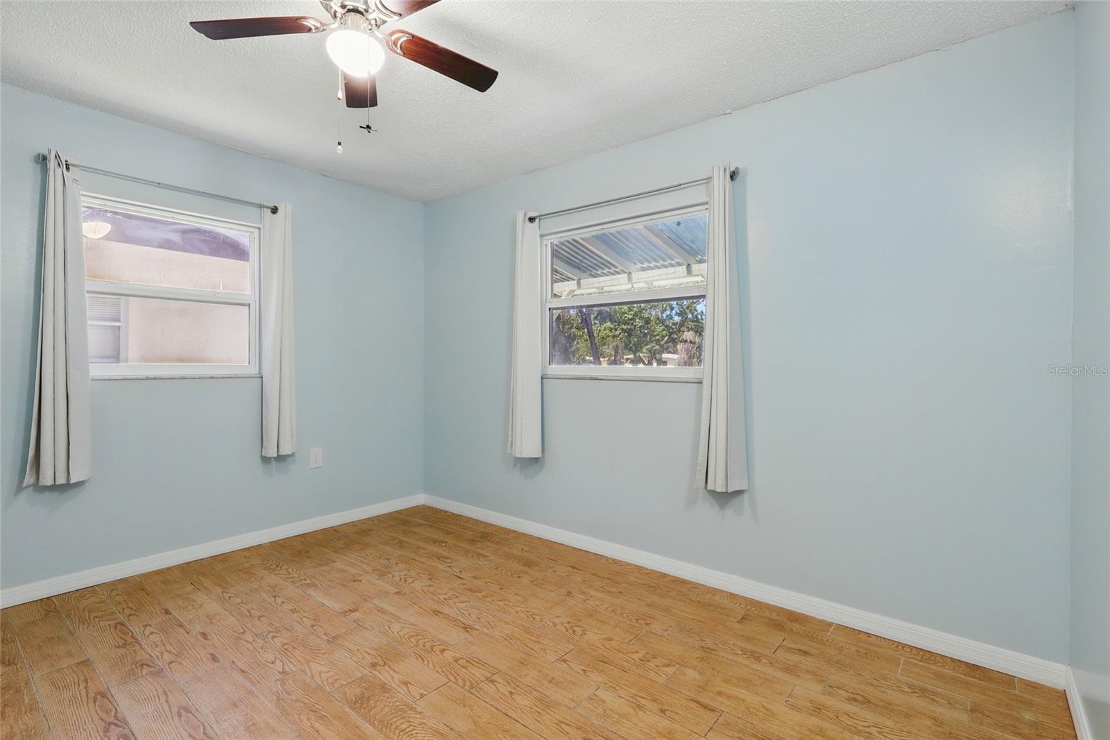 Image 26 of 31 For 7214 Oakwood Drive