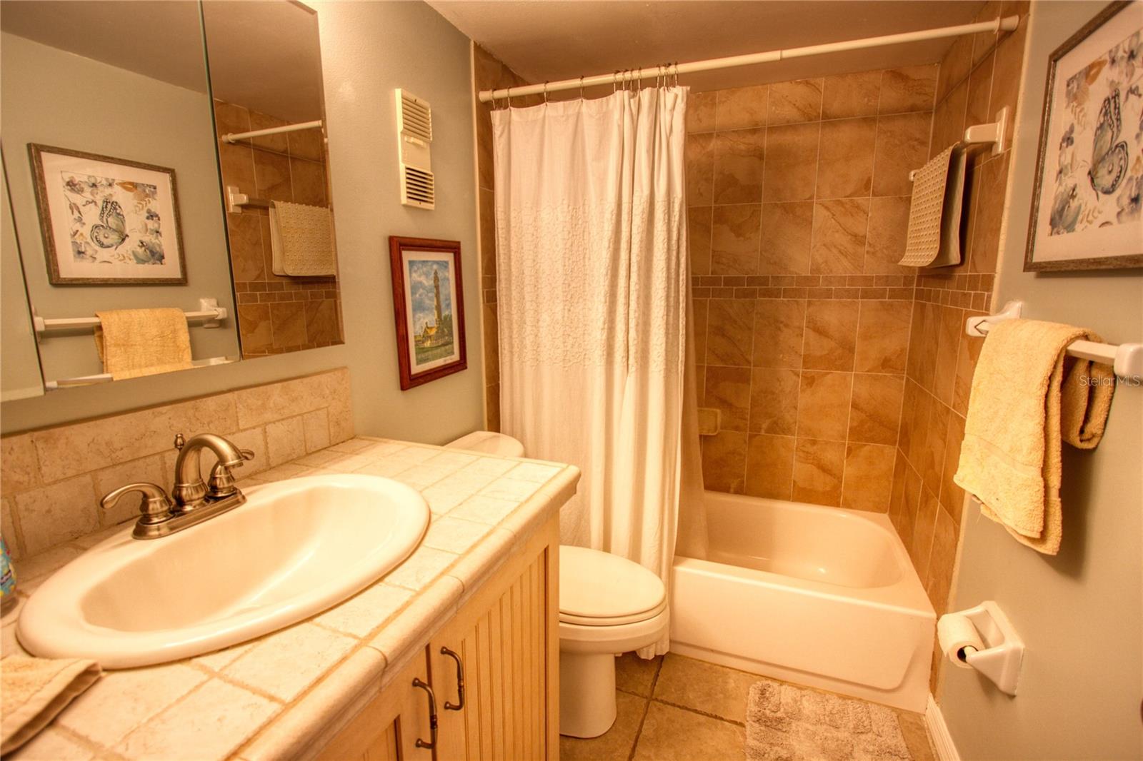 Image 10 of 29 For 5501 Atlantic Avenue 2090