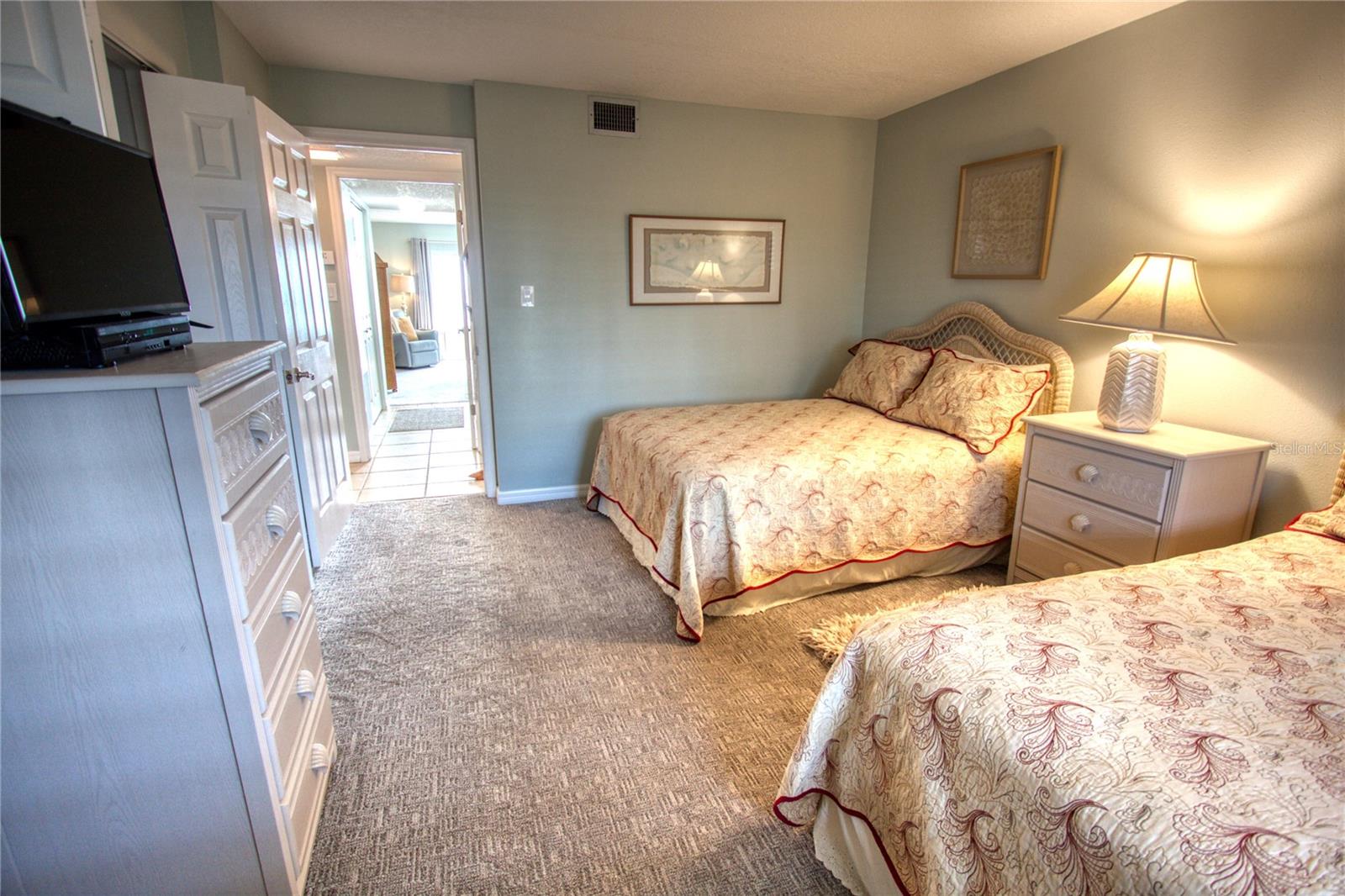 Image 9 of 29 For 5501 Atlantic Avenue 2090