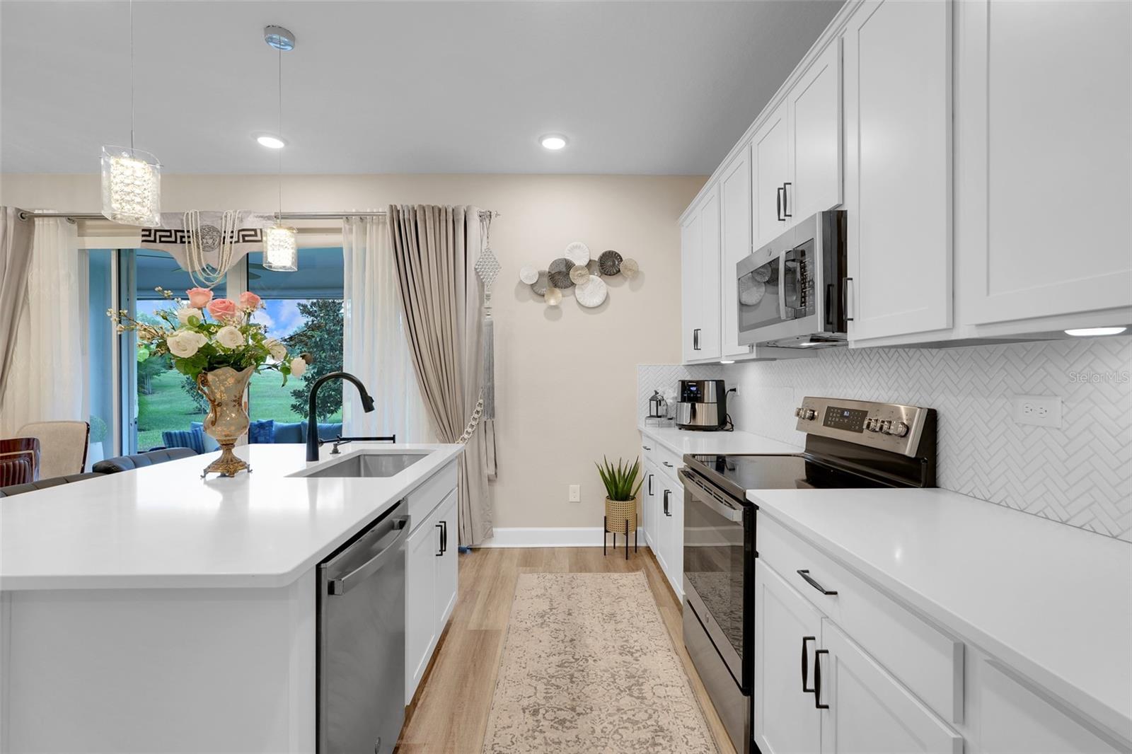 Image 18 of 54 For 10169 Spring Lake Drive