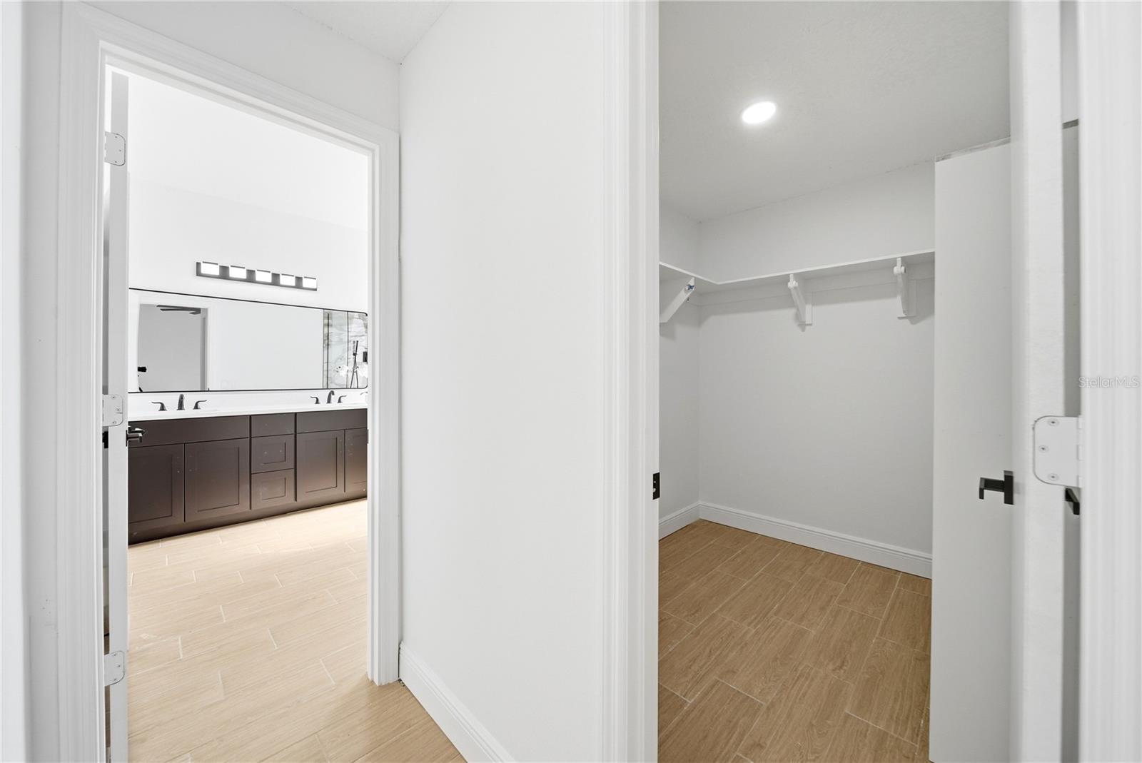 Image 31 of 54 For 2706 Gretagreen Court