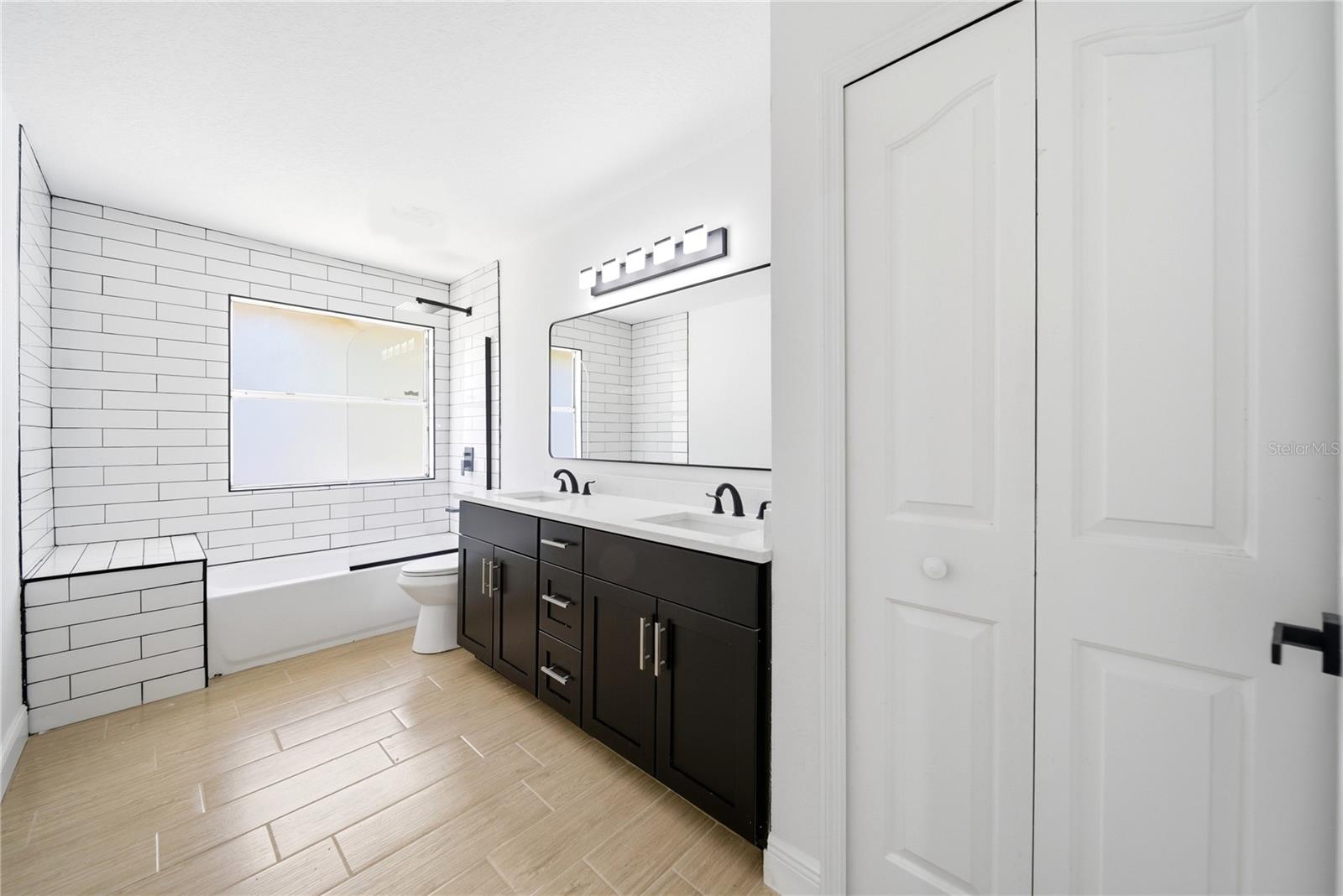 Image 37 of 54 For 2706 Gretagreen Court